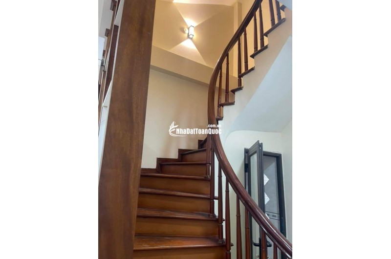 Tôi cho thuê nhà hai mặt tiền,mới, Lạc Long Quân, 99m2x 5T vỉa hè 30 Tr